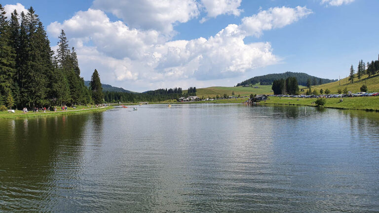 Schwimmbäder, Seen und Wassersport